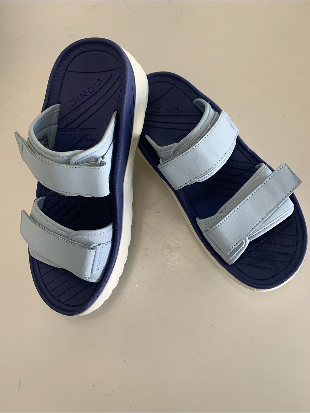Vionic Renewal Unisex Adjustable Recovery Sandals men 9.5 / women 11